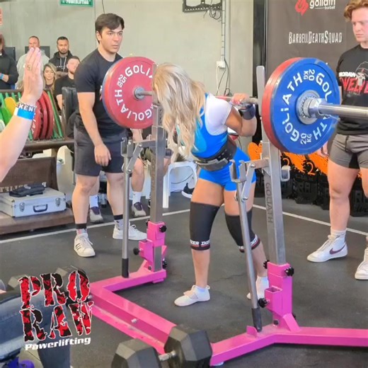 Jen Smith squats 167.5kg on her way to winning the 56kg Sleeve class at ProRaw12 | ProRaw Powerlifting