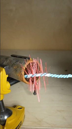 Make sure to remember this trick! How to quickly and easily clean rust off a pipe? #tools