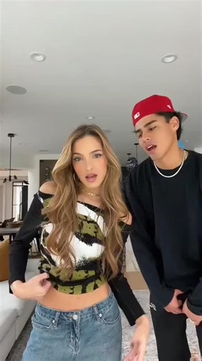 Alexa Rivera on Instagram: "😂😆👍"