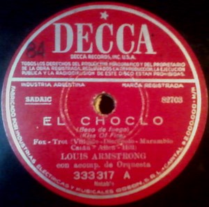 Louis Armstrong - El Choclo (Beso De Fuego) = Kiss Of Fire / Pasearé Solo = I'll Walk Alone