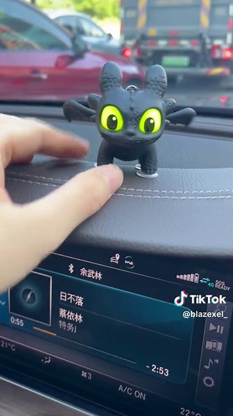 Who can refuse such a cute light up toothless?|Blazexel#fyp #viral #gift #cargoodthing #cargadgets #giftideas #caraccessories #carsoftiktok #blazexel #viralvideo #christmas #dragon #cardecoration #cute #keychain #toothless