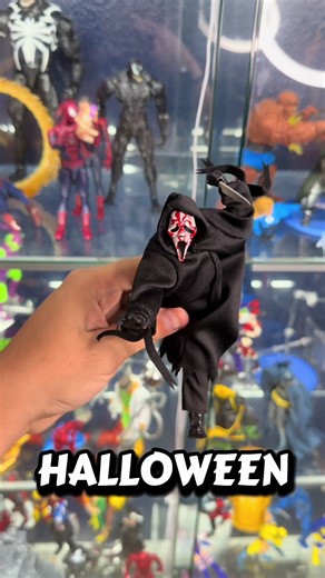 Unboxing Mezco Ghost face! Part 1 of the Halloween series! This figure is a banger!! We started this series with a bang 😈 Shoutout to Toys Of Fury, at the frank n son collectible show! (booth 610) Who are we unboxing next?!? #halloween #series #pt1 #ghostface #nightmare #scary #nostalgia #season #fall #scream #actionfigures #collection #collector #unboxing #review #michaelmyers #it #pennywise #horror #horrorfigure #arttheclown #art #toys #90s #scarymovie #costume #spiderman #marvel #dc #batman 