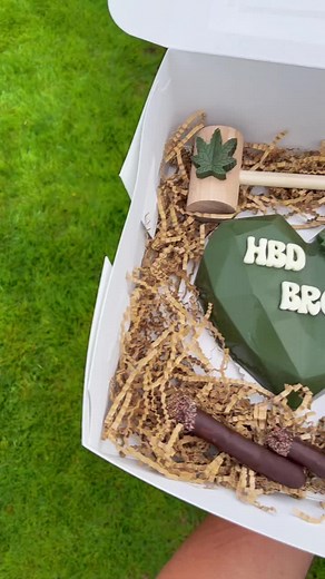 Weed themed breakable chocolate treatbox-Breakable heart w/special candies inside, with chocolate covered strawberries&pretzels #chocolateNinjaSeattle