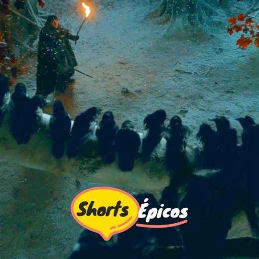 ❄️⚔️ SAMWELL TARLY: EL HÉROE QUE NADIE ESPERABA ⚔️❄️ En la noche helada al borde del mundo, Samwell Tarly avanzaba con torpeza entre la nieve, abrazando al pequeño hijo de Gilly. La oscuridad era densa, y el silencio… inquietante. Él sabía que algo los seguía. Lo sentía. De pronto, una figura surgió entre los árboles: alta, pálida, con ojos azules como el hielo eterno. Un Caminante Blanco, avanzando directo hacia el bebé. Sam tembló. Sus manos temblaron. Todo su cuerpo quería huir… pero no lo hi