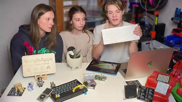 Nintendo Game & Watch, Raspberry Pi 500+ | Flying 3D Prints, Laser Cutting & Apple Fun