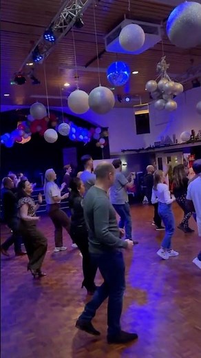 Your first Bachata steps! 😎🕺 Learn to dance with us