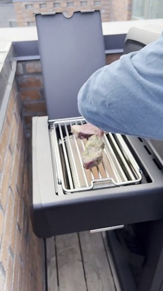 Testing new Napoleon Sizzle Zone