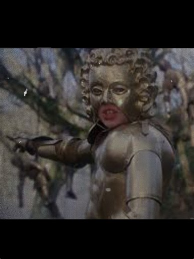 Mordred’s iconic golden armor from the 1981 film Excalibur, worn by actor Robert Addie in the final battle, was handcrafted by master armorer Terry English. Made of aluminum with a, false-gold, spray-painted finish, the suit featured a distinct, menacing design with a scaled skirt, spikes, and a unique, long-lost helmet featuring a, patina-covered drip effect. #excalibur #kingaurthur #knightsoftherotundtable #fyppppppppppppppppppppppppppppppppppp #fypシ