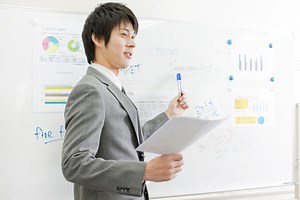atとinどっちを使う？ 漠然とした前置詞atの本当の役割とは [トラベル英会話] All About
