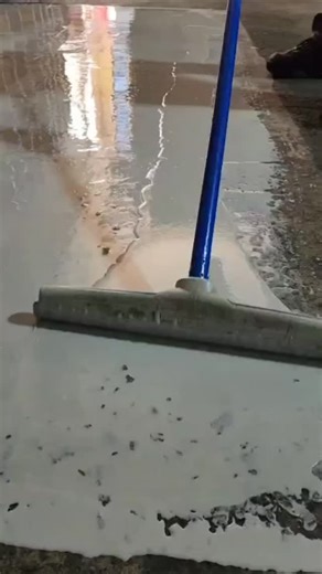 Autonivelante para pisos de hormigón industrial alto tránsito nivela en pasadas! Te vas a anotar al curso? | Leonel Gaillard