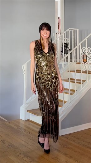 Enchant the night in an Art Deco dress @_boringbb_, capturing the essence of the roaring '20s with sparkle sequin. ✨ #artdecofashion #sequindress #artdeco #christmas #partydress #holidayparty #vintagestyle #roaring20s #1920sfashion #retro | BABEYOND
