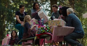 'Here And Now' Trailer: Holly Hunter, Tim Robbins Lead HBO's Multi-Racial Family Drama - SlashFilm