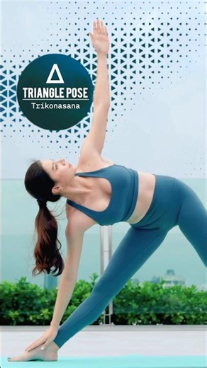 Learn Triangle Pose in 60 Seconds 😱 | Trikonasana Step-by-Step #shorts
