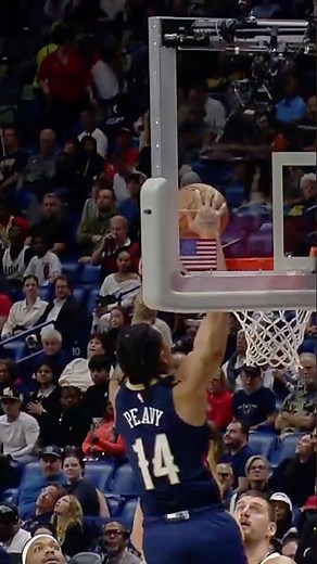 Micah Peavy throws down alley-oop on Jose Alvarado assist #pelicans #nuggets #highlights