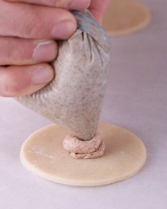 124K views · 1K reactions | Stuffed with cinnamon-cream cheese and then dunked into melted chocolate, these easy cookies have all of the flavors of the classic Mexican dessert without all of the frying fuss. Stuffed Churro Cookies recipe: https://www.pillsbury.com/recipes/stuffed-churro-cookies/57be617e-566d-4d62-8ec2-b959379917da?utm_source=facebook&utm_medium=social_organic&utm_campaign=MSP_XX?mktgimp=pbrbgpie | Pillsbury | Facebook