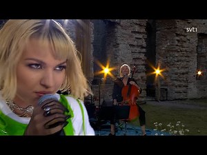 Tove Styrke - Bruises | Live "Victoriakonserten" Borgholm Castle 2022