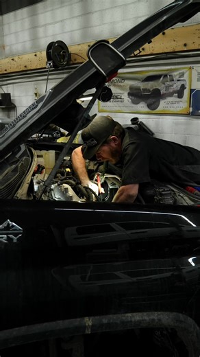 James doing work on this Duramax 👌🏼 #duramax #dieseltrucks #dieseladdictions #lethbridge