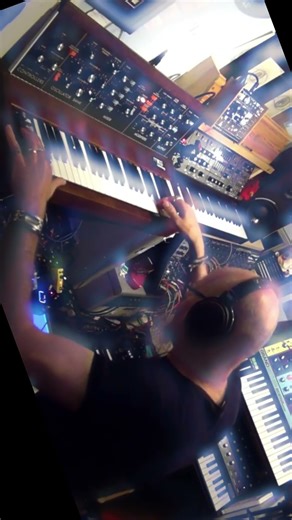 live synthesizer jam Minimoog Behringer Odyssey Monopoly MS-5 Grandmother