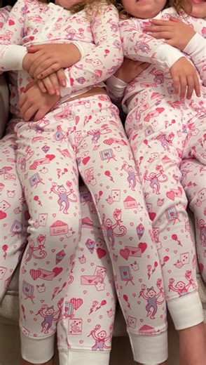 April Lynch on Instagram: "Obviously there’s pros and cons to each age gap but this is a perspective I don’t hear often! #agegaps #2under2 #twoundertwo #momoffour"