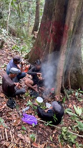 Part 1 | A moment of silence. A prayer whispered to the forest. The giant tree is blessed to become history. #longboat | Kuantanesia