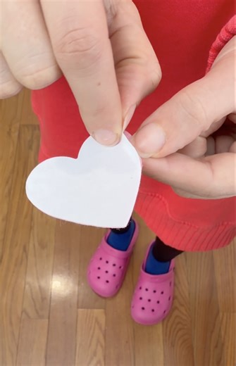 this looks amazing! 🤩 (Valentine's Day DIY) learn how to make an adorable valentine's day gift basket that looks like a hot air balloon! #crafts #valentine #valentinesday #fblifestyle | Brooklyn B