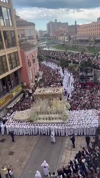RT @EuropeMytical: The Virgen del Rocío known as “the bride of Malaga is one of the most important processions of Holy Week in Malaga. It w…