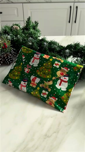 Christmas gift wrapping hack | Magic Hands Creations