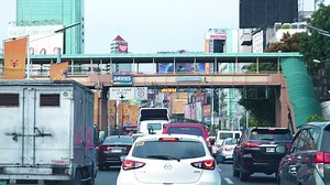 12K views · 432 reactions | It’s World Tapas Day and Erwan is on the road to take you to different Spanish restaurants to enjoy good food served with great drinks! Watch that here: https://youtu.be/qw88Rg-UgTk | FEATR | Facebook