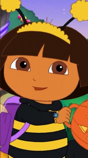 Dora the Explorer | Dora marschiert mit Boots auf der Halloween-Kostüm-Parade! #Shorts