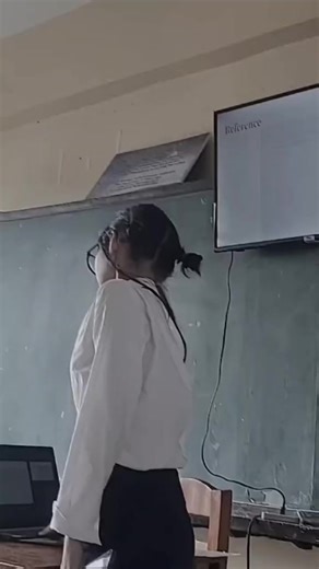 30K views · 1.8K reactions | Body language tips for your report or presentation #speechwithgia #publicspeaking #communication #presentation | Gianna Abao | Facebook