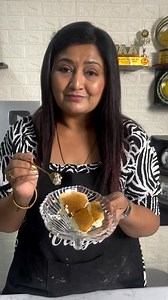 Learn this Basque Cheesecake which is included in our Ultimate Cheesecake Masterclass ‼️ What You’ll Learn: ✅ Master 8 Delicious Cheesecakes: New York Cheesecake 🇺🇸 Oreo Cheesecake 🍪 Strawberry Cheesecake 🍓 Mango Cheesecake 🥭 Lotus Biscoff Cheesecake 🍯 Blueberry Cheesecake 🫐 Kunafa Cheesecake 🏺 Basque Cheesecake 🔥 ✅ Techniques Covered: Perfect baking & no-bake methods Achieving the creamiest texture Flavor infusions & toppings Professional presentation tips Price of class: ₹699 plus tax