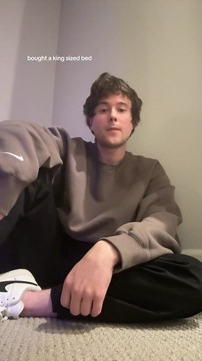 user4670365253083 (@alecbenjamindemos)’s video of King Size Bed