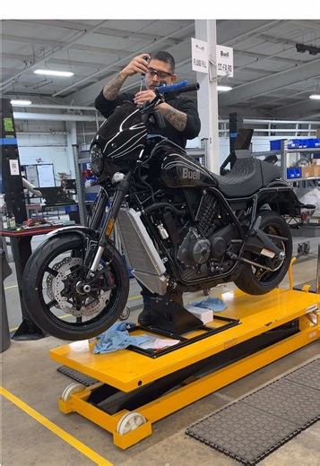 We’re rolling into 2026 with Buell Super Cruisers coming off the line and hitting the streets 🏁🏁🏁🏁 EPA & CARB approved, and shipping bikes to ALL 50 STATES! Secure your Buell Super Cruiser now ahead of 2026 delivery at www.buellmotorcycle.com/super-cruiser 175 horsepower, 94 ft-lbs of torque, 485 lbs weight. Powered by the Buell 1190cc V-Twin engine. MSRP $25,900