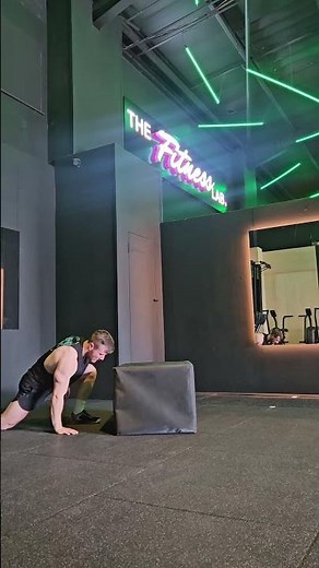 Burpee box jump over (step up+step down)