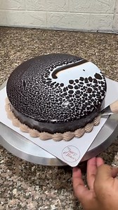 New Chocolate Cake Design Tutorial #cakes #chocolatecake #viralreelsfacebook #trendingreelsvideo #newcakedesign #amazingcake | Cakecreation1911