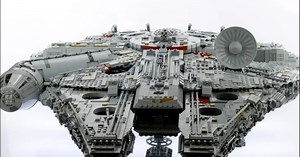 Watch the huge LEGO Millennium Falcon with 7541 pieces come together! (🎥 AustrianLegoFan https://bit.ly/2Au8Jqa) | Beyond the Brick