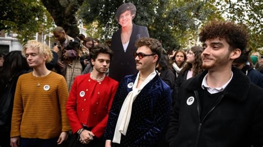 What's with all the celebrity lookalike contests? | CBC Arts