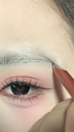 Eyebrow tutorial, natural brow tutorial, microblading tutorial, makeup tutorial, makeup tutorial