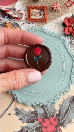 Don’t mind my Valentine themed seal with a Christmas background 😅🫠