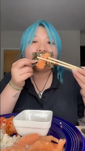 Perfect technique for eating sashimi salmon #foodie