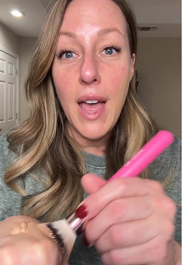 Another Doll 10 product that I love! The bundle includes a primer, a foundation, and a brush! Check out the before, and after hours later! @Doll 10 Beauty #maturemakeup #makeupover40 #tiktokshopblackfriday #tiktokshopcybermonday #tiktokshopcreatorpicks