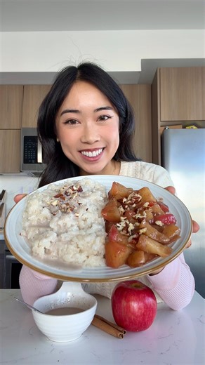 13K views · 40 reactions | Mango season is over… but apple season isn’t! So I turned one of my favorite summer desserts, mango sticky rice, into a new fall treat: Apple Pie Sticky Rice. Apple pie filling reminds me of sweet ripe mangoes, so this was the perfect combination that turned out to be better than expected!  Get' @thaotamto's recipe: https://bit.ly/4oOBQaC #stickyrice #stickyricerecipe #appleseason #applerice #applerecipes #asiandessert | Taste of Home | Facebook