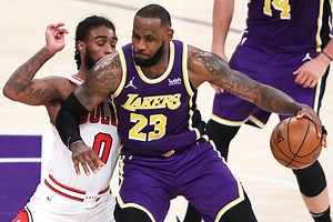 Lakers Vs. Warriors Live Stream: How To Watch The NBA Live on TNT