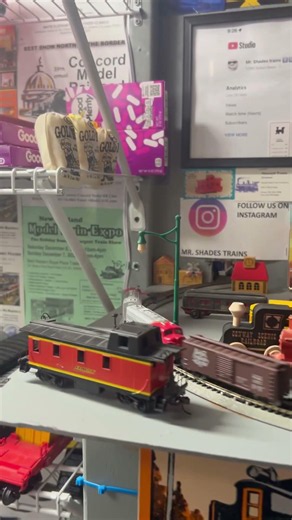 N’scale trains a shelf layout #nscale #train #layout #modeltrains
