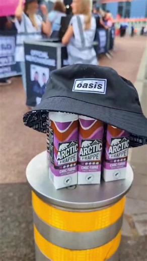 Arctic Coffee Fuels Oasis Crowds in Cardiff