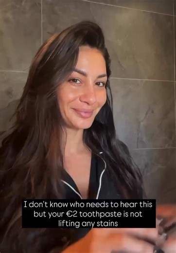 Effective 2-in-1 Whitening Foam Toothpaste for Stain Removal