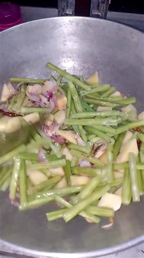 sajan ki subgi🥬😲 kiso kiso pasand h🤯🌱 #recipe #food #cooking #minivlog#moringa #subscribe my channel