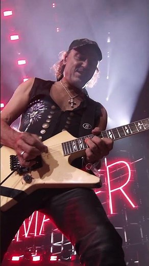 'Into a world without frontiers with no hate, regret or fears' | 'Peacemaker' live at MSG 2022