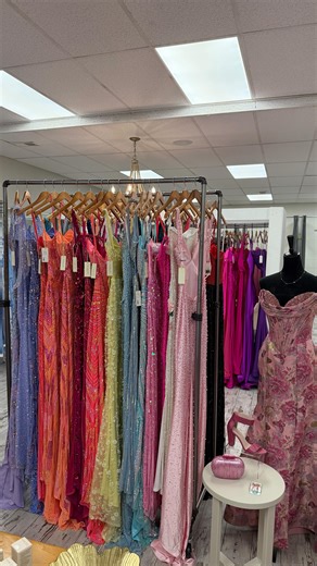 Today looked like this 🖤 Busy store, amazing customers, and the best team! Thank you for an amazing day! Open SUNDAY 1PM-5PM. Appointments encouraged, walk ins welcome ✨ | Walker Lane Dress & Tux