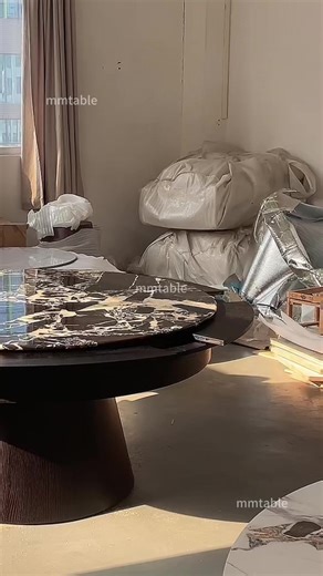 Round Extendable Dining Table for 6-10